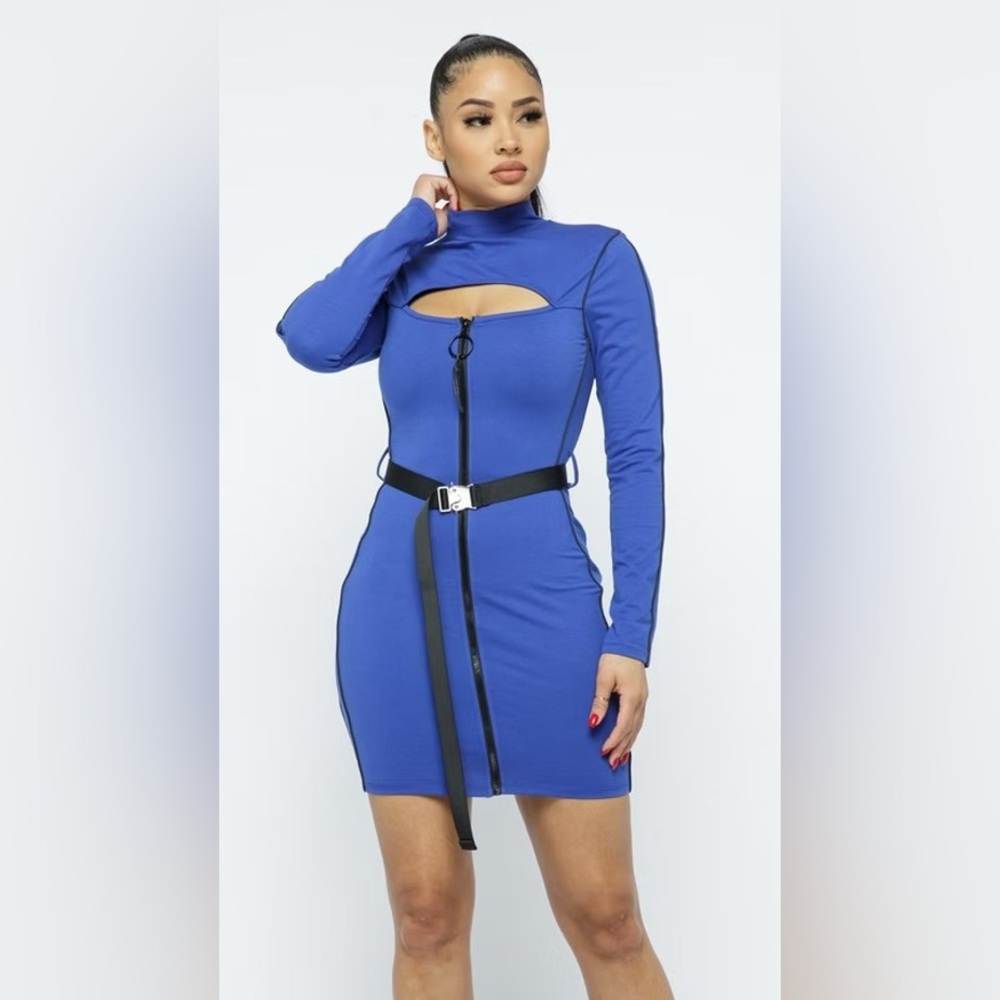 Elegant Blue Long-Sleeve Dress